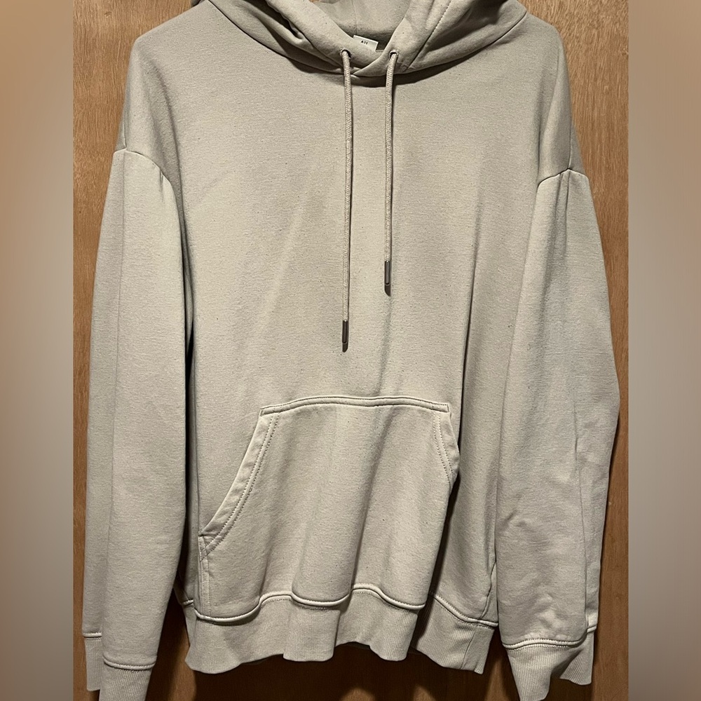 Plain tan colored sweatshirt size Men’s small